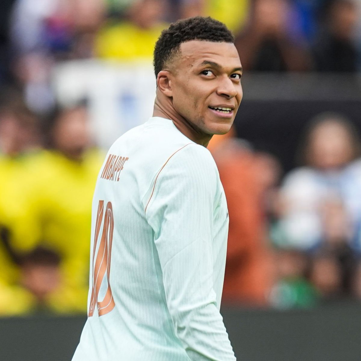 Instant Foot ⚽️ tweet media