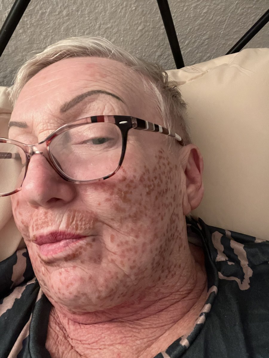 CathyMac 🥂 tweet media