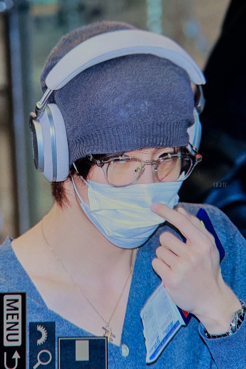 𝐋𝐈𝐆𝐇𝐓 tweet media