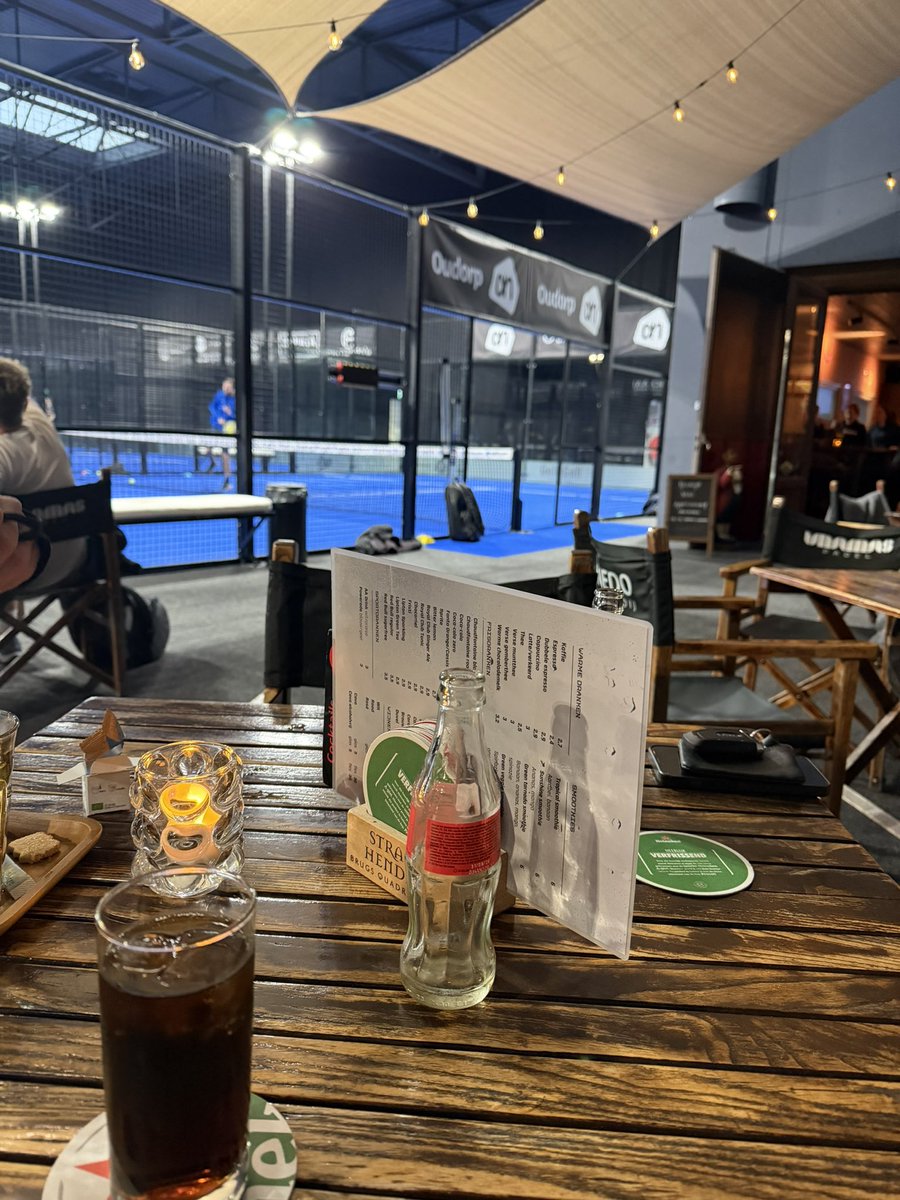 joskeijsper's tweet image. Gisteravond lekker anderhalf uur padellen en daarna aan de cola zero. Nu klaar voor uurtje knallen bij Bassie. #personaltraining #trosfit #unamas #Alkmaar #blijvenbewegen #parkinson