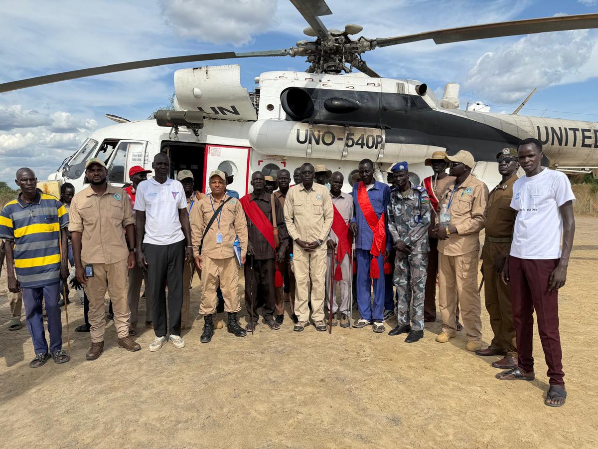 CTSAMM_SSudan's tweet photo. MVT Malakal on a dynamic air patrol to Ayod County, engaging county officials, security organs, women &amp; religious leaders, and community members as part of ongoing investigations into recent incidents in the area. For accountability, and civilian protection as per the R-ARCSS. https://t.co/8UqWjwSyyn