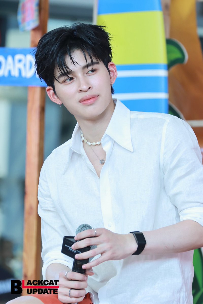 pond.style tweet media