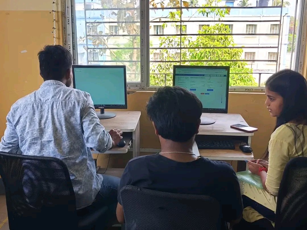ItiKarimpur's tweet photo. আজ আমাদের প্রতিষ্ঠানে শিক্ষার্থীদের JavaScript Calculator Practical Class সফলভাবে সম্পন্ন হয়েছে। 👨‍💻📱

আমরা আশা করি, এই ধরনের প্র্যাকটিক্যাল ক্লাস শিক্ষার্থীদের ভবিষ্যতে আরও দক্ষ ও আত্মনির্ভর করে তুলবে। 🚀

#KarimpurITI #COPA #JavaScript #PracticalClass #SkillDevelopment https://t.co/DVF5x9xMqE
