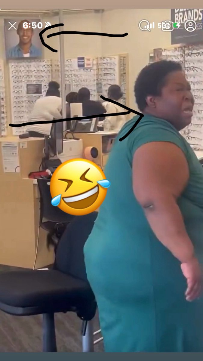 ™️COLOSSAL tweet media