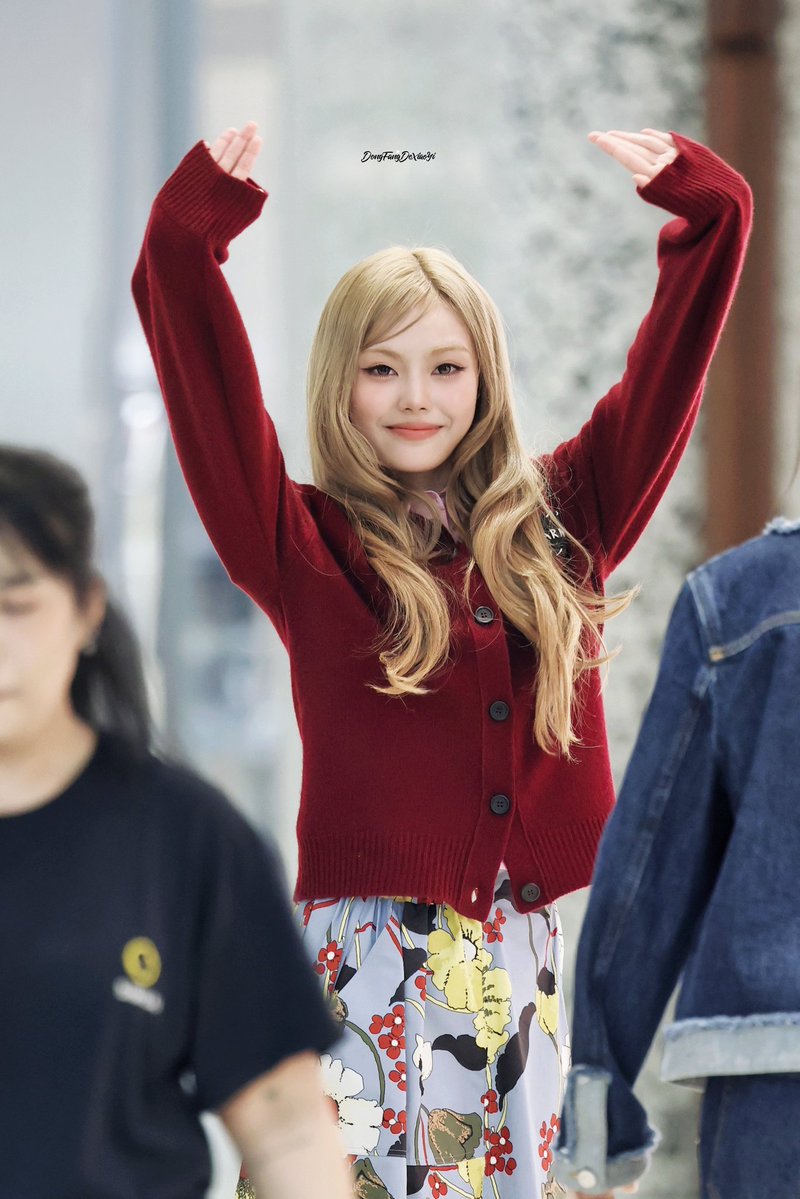 DongFangDeXiaoYi tweet media