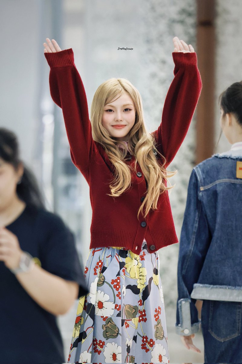 DongFangDeXiaoYi tweet media