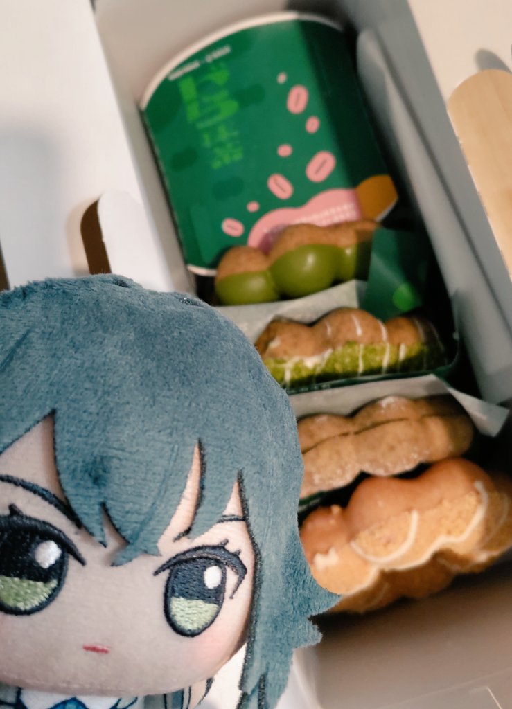 たくさん食べようねえ🐺
(抹茶にときめきすぎて気づいたら箱に詰められていた)(ポンデわらび餅みたいなやつがいちばん好みでした)