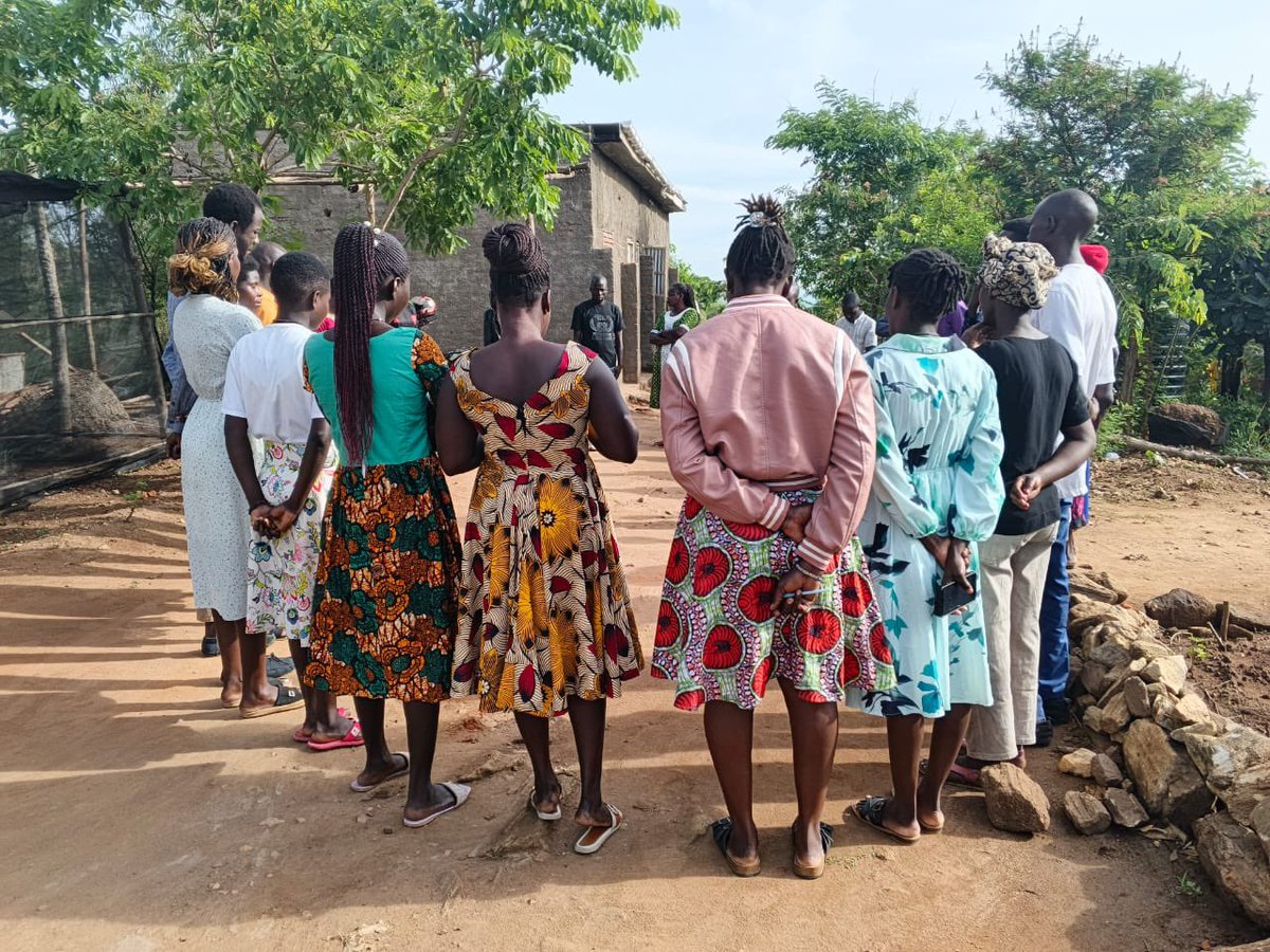 EL-THREE tweet media