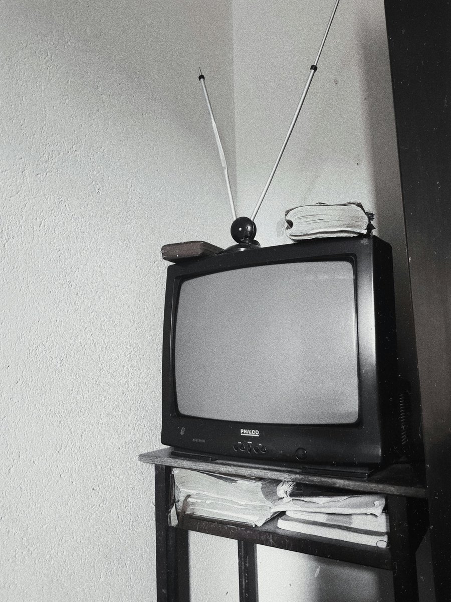 EffortPlusMedia's tweet photo. Vaive vapfumi zvawo vaiona Tv. Waivepi 1990-2000?
#ThrowbackThursday #throwback https://t.co/sj3ocdamBE