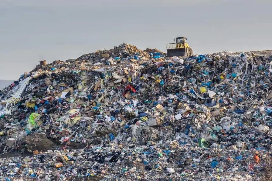 Resconigh's tweet image. Sustainable waste management in Ghana is not just about the volume of waste, but how we manage it.
A large portion of household waste is organic or recyclable, yet it is often mixed and dumped, causing pollution, flooding, and resource loss.

#RESCONI #Eco30 #WasteManagement