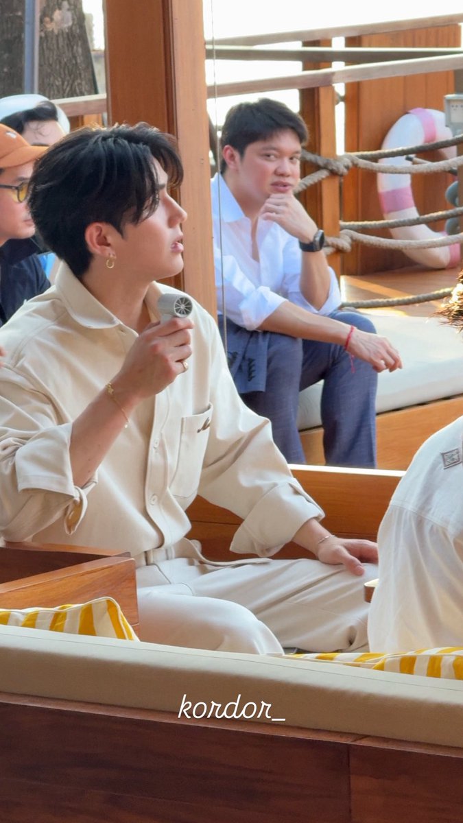 ขด🍨 tweet media