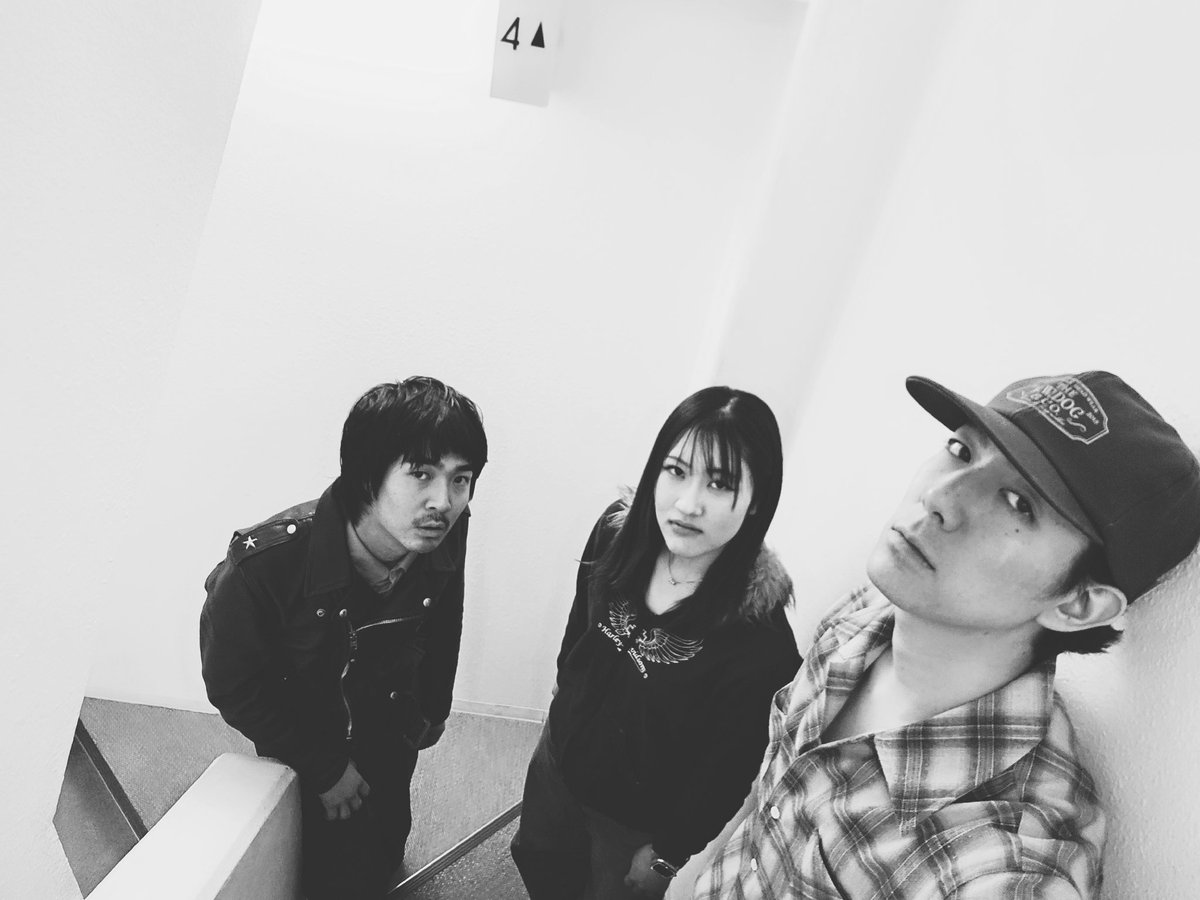 ukiyoaways's tweet photo. ― NEW DRUMMER ―

この度ドラマーのフルーチェ小林がUKIYOAWAYSに加入しました https://t.co/qVbBHGgBRe