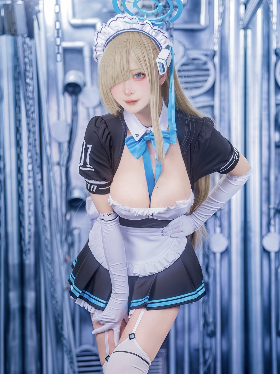 Valhalla_o0's tweet photo. cos. ブルーアーカイブ 💙 一之瀬アスナ

ご主人様は私に興味津々なんだね！ #ブルアカ https://t.co/dNcokeJUn4