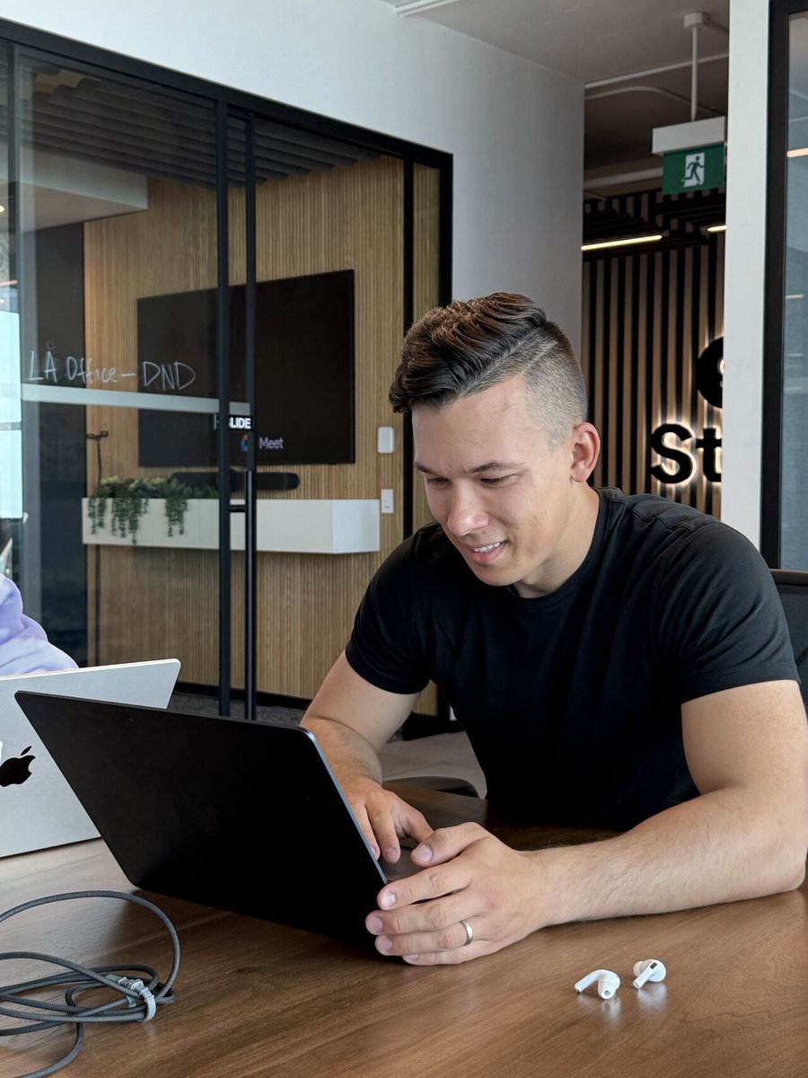 Vitalii Dodonov tweet media