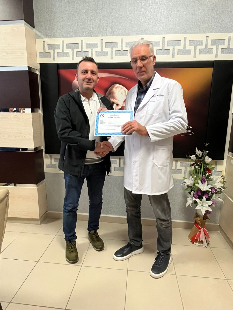 Havzadh's tweet photo. Samsun valiliğimiz tarafından hastanemiz Doktor ve çalışanlarımıza uygun görülen başarı belgesi ve teşekkür belgeleri hastanemiz Başhekimi tarafından personellerimize takdim edilmiştir çalışan arkadaşlarımızı tebrik eder bundan sonraki çalışmalarında başarılarının devamınıdileriz https://t.co/fCJeRfX41R