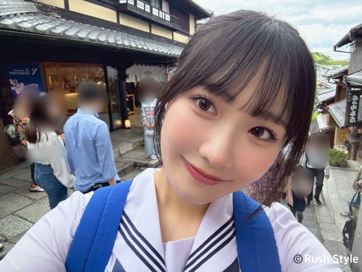 【公式】坂倉花 1st写真集 4月3日(金)発売🌸🎉 tweet media