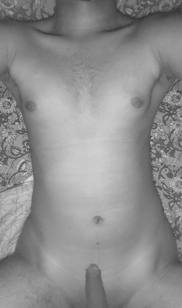 Bottom_Boy77's tweet photo. Alone and HORNYY at night🍑 https://t.co/H7KMQBo4rF