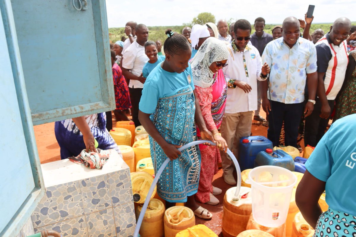 NDMA_Kenya's tweet photo. Kwale Governor H.E. Fatuma Achani today officially commissioned the Taru-Roka-Egu-Kwa Kalinga Water Pipeline Extension Project in Mackinnon Road Ward, Samburu-Kwale Sub-County.
The Governor was accompanied by Deputy Governor Hon. Chirema Kombo, NDMA Board Chairman Mr. Shallow Yahya, CEO Lt. Col. (Rtd) Hared Adan, NDMA Board Members Ms. Leah Sambai and Mr. Ahmed Bishar, Deputy Government Spokesperson Ms. Mwanaisha Chizuga, County Executive Committee Members, and National Government Administration Officers.
Implemented by NDMA with funding from the European Union @EUinKenya  and in collaboration with the @OurKwaleCounty, the KSh 24 million project provides reliable water services to communities in five villages in Taru Location, including Taru, Roka, Egu, and Kwa Kalinga. The project is directly benefiting more than 3,300 people and over 5,000 livestock.
Governor Achani described the project as a major milestone in strengthening water security and safeguarding livelihoods in Mackinnon Road Ward. She commended the collaboration between both levels of Government, noting that the intervention has significantly eased the burden of water access on families, particularly women and children, while also supporting livestock-based livelihoods that are central to the local economy.
The project was prioritised following a Participatory Disaster Risk Assessment conducted in 2023, which identified chronic water insecurity as the highest-ranked drought risk requiring urgent intervention.
Key project components include a 7.7-kilometre high-density pipeline, a 60,000-litre underground ferrocement storage tank, a solar-powered pumping system, three water kiosks, four communal water points, four cattle troughs, two motorcycles for routine operation and maintenance, and system maintenance equipment.
Deputy Government Spokesperson Ms. Mwanaisha Chizuga commended NDMA for ensuring that national government projects continue to deliver tangible benefits to citizens at the local level.