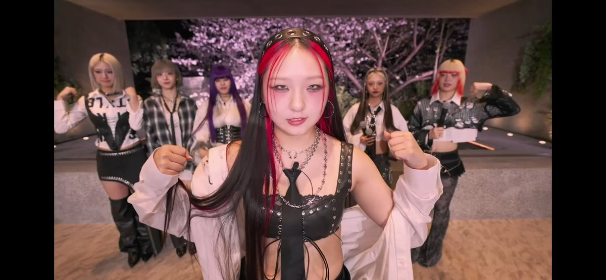 epin_ne's tweet photo. 1周年おめでとう㊗️🌹
HANAに出会えてよかった1年でした🥲これからもきっと救われるし、大好きな存在です。いつもありがとう🥲
そして追加公演😭今のところ全落なので、絶対当てたい😭
 #HANA https://t.co/DMTX0XXnvO