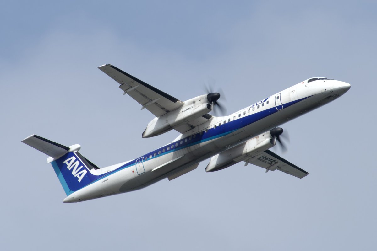 Dash828_'s tweet photo. 2026/03/31 RJFO/OIT
All Nippon Airways (ANA WINGS)
De Havilland Canada DHC-8-402Q Dash8
JA842A
RWY19をゴーアラウンドしてからRWY01でランディング
出発は誘導路T2から最近流行りのインターセプトで飛んで行きました
#RJFO #大分空港 #ANA #Dash8 #DH8D #JA842A #Q400 https://t.co/cNz6l7Cm8B