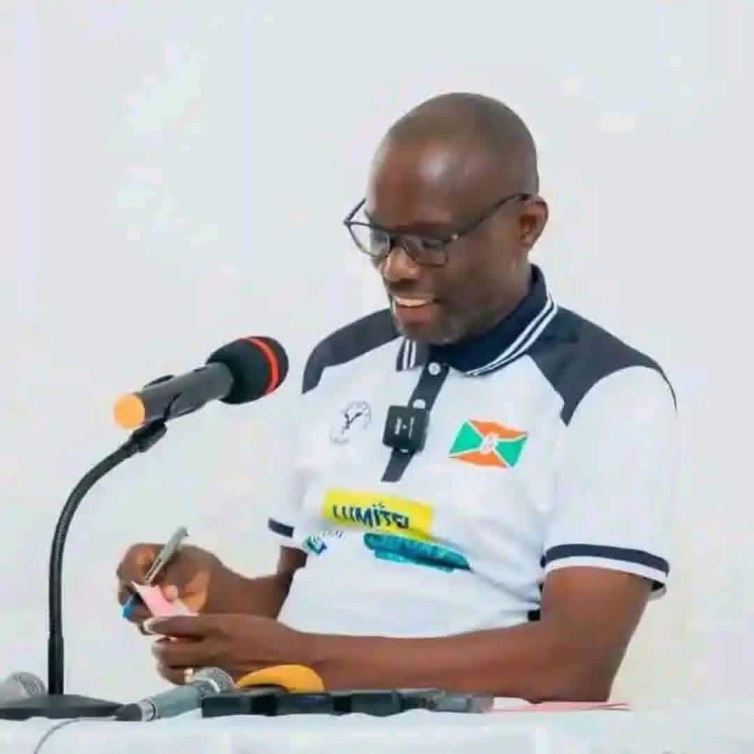 IntumwaNews's tweet image. 🔴#Burundi - #Sport  : félicitations officielles de la @FIFAcom à @AN_thefighters pour son sacre au Burundi

La #FIFA a adressé un message officiel de félicitations à la Fédération de Football du #Burundi à la suite du sacre du club Aigle Noir CS, récemment couronné champion du