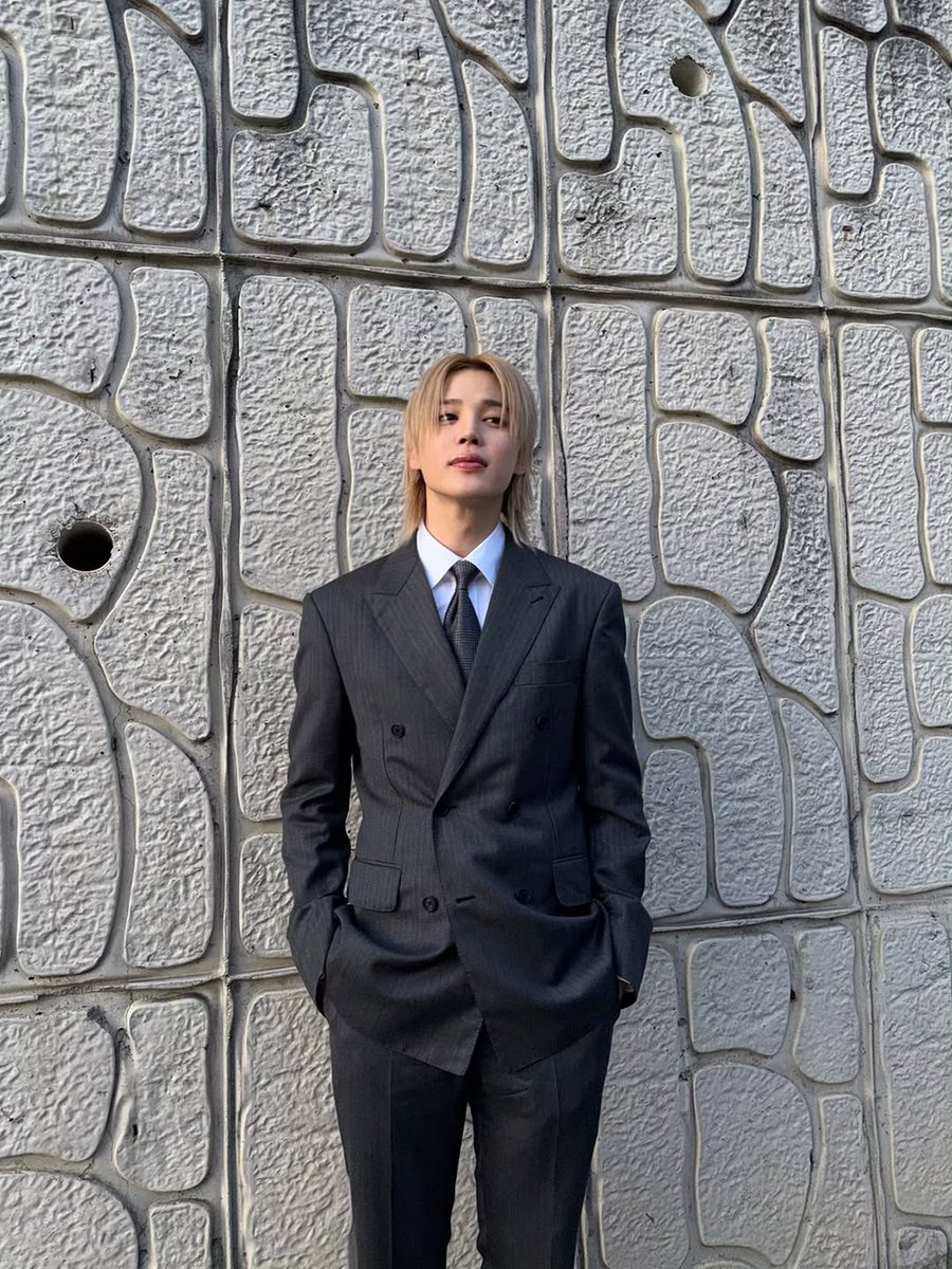 JIMIN_RECORD13's tweet photo. 2026.04.02 지민 인스타그램 

"2.0🕺"

예쁜 사진이 한가득입니다.

#JIMIN #지민 #ParkJimin https://t.co/6mmn7xq3qZ