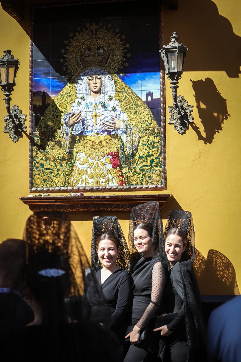pasionensevilla's tweet photo. 🟣 Jueves Santo en la Macarena 

#SSantaSevilla26

https://t.co/mASFnFR3us https://t.co/GZsQdHCLPt