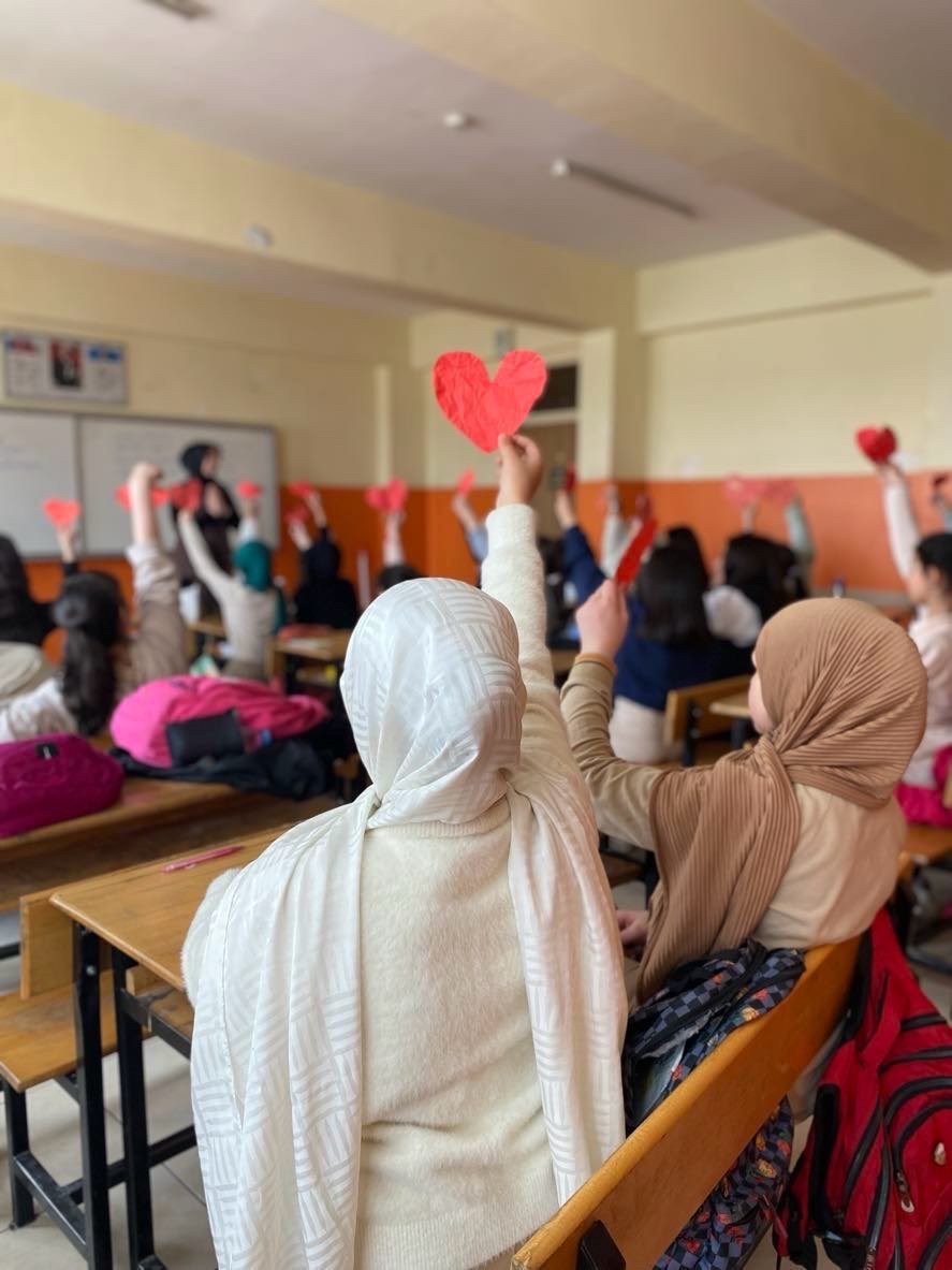 RAMAltindag's tweet photo. Halil Kut Paşa İmam Hatip Ortaokulu öğrencilerine İlçe Psikososyal Koruma Önleme ve Krize Müdahale Hiz. ekibi uzmanlarınca Okul Temelli Psikososyal Destek çalışmaları gerçekleştirildi.
@tcmeb
@MebOrgm
@Murat4Kucukali
@HasanYILDIRIM61 
@MERDADE21165481 https://t.co/9n7An1m3H9