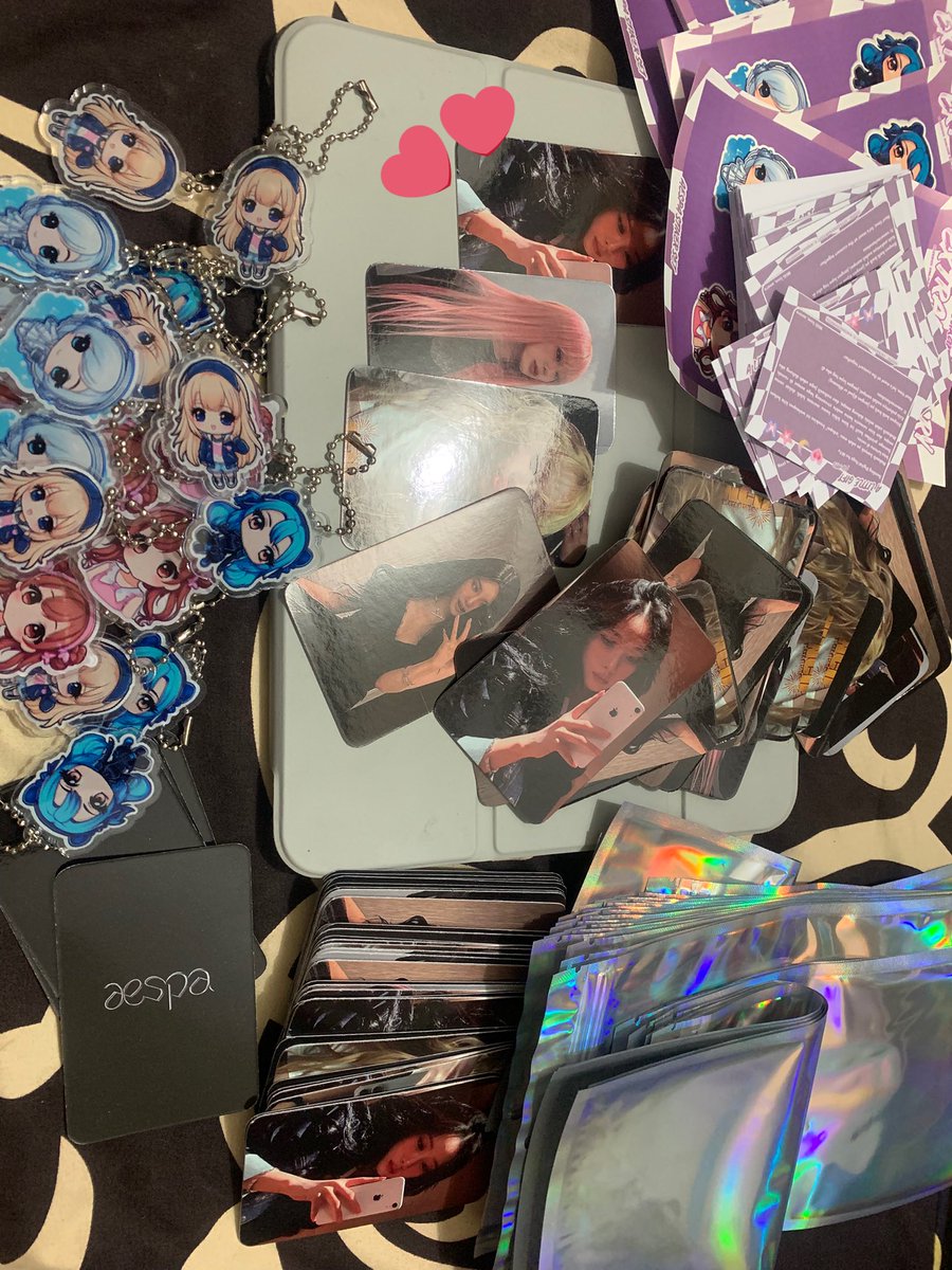 aeera || freebies check pinned📌 tweet media