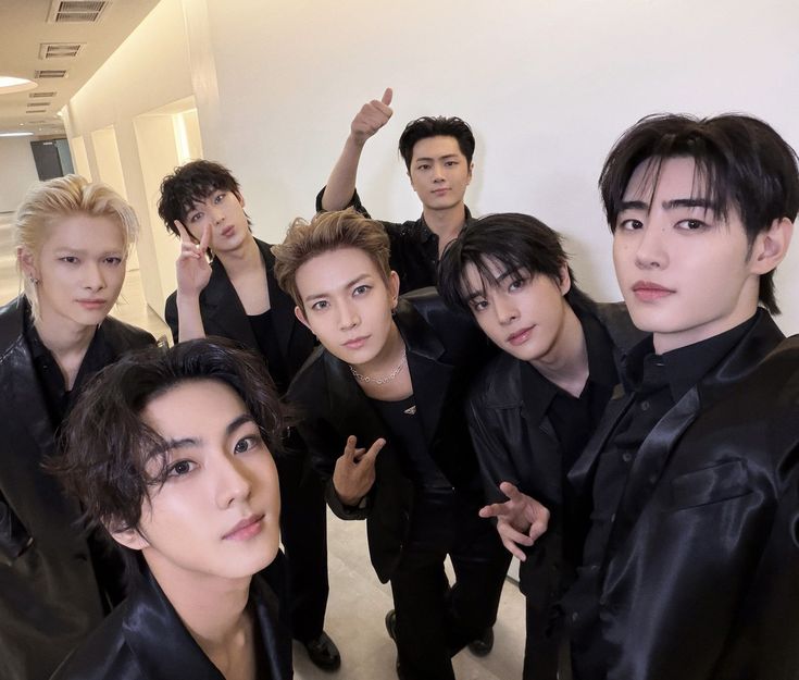 el | Enhypen is 7 ! tweet media
