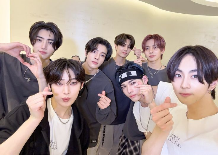 el | Enhypen is 7 ! tweet media