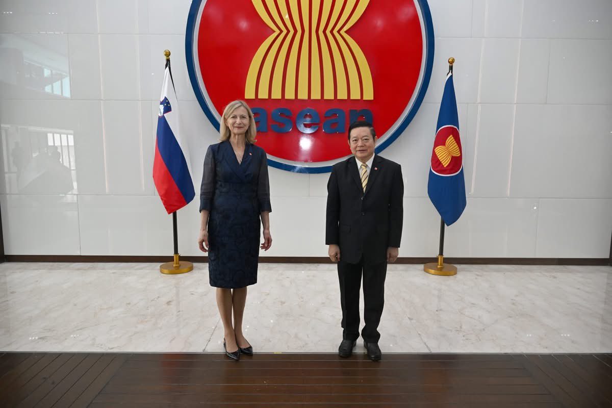 Slovenia in the Philippines tweet media