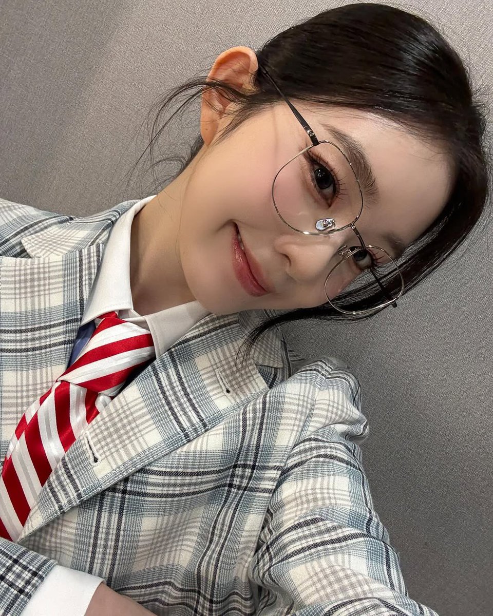 Irene 아이린 Global 🌷 tweet media