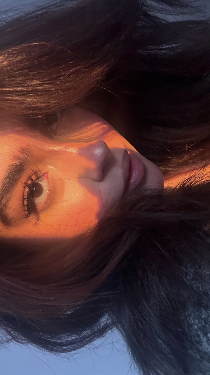 اِلاهه tweet media