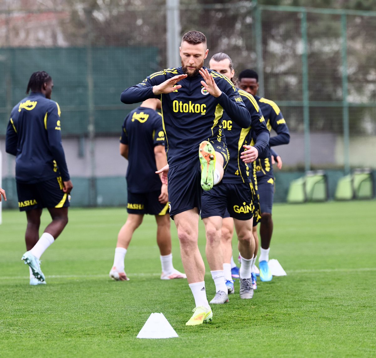 Tek Yol FENER tweet media