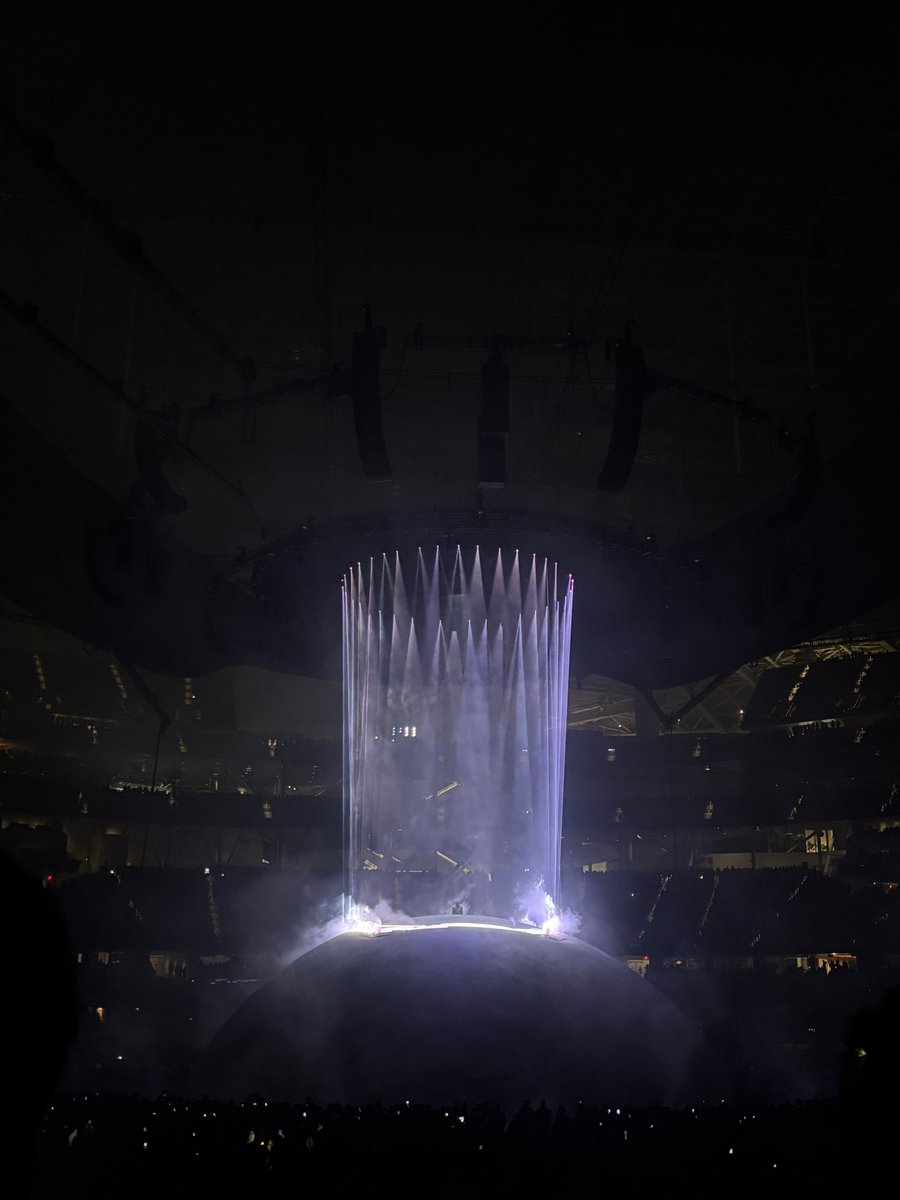 laura 🪽 tweet media