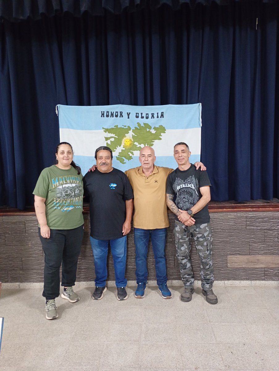 fight_2009's tweet photo. Honor y Gloria a nuestros Héroes 🇦🇷 
#malvinas #malvinasargentinas #veteranosdemalvinas https://t.co/iltilZXNhd