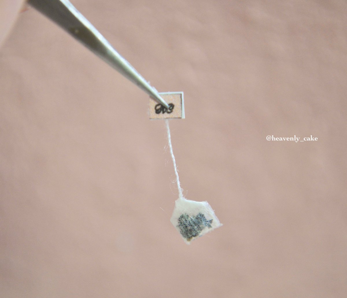 元々パッケージしか作ってない時期がある位、パッケージ作製好きだったので、またパッケージにハマっているー🫖次ももうあれ作ろうかな〜と考えたりして🥰
普通のパッケージじゃなくて動きがあるもの。

というかこれじゃあ本業がなかなか進まないのでそちらも頑張らねば🍇

#ミニチュアフード