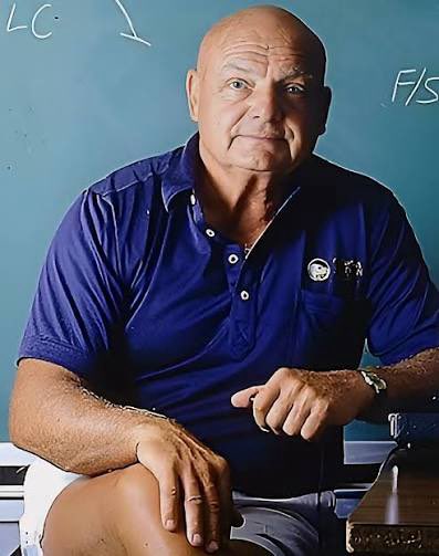 Day 339 of tweeting <a href="/NFFNetwork/">National Football Foundation</a> everyday until they DO RIGHT and put Erk Russell in the CFB HOF🦅