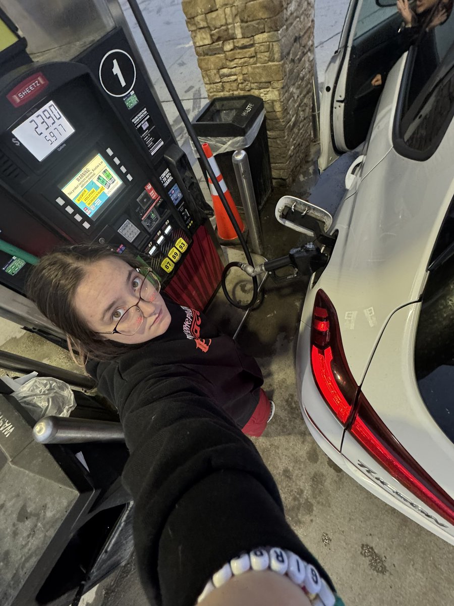 .c(em)ter mass ψ tweet media