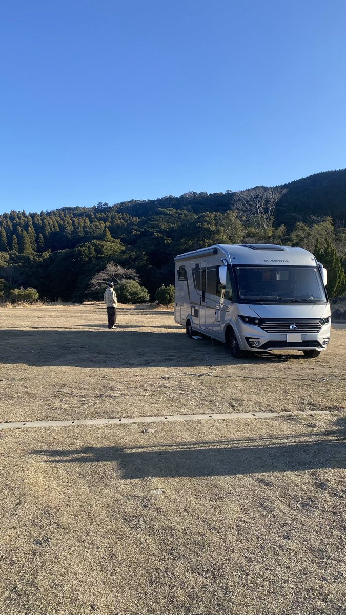 ftd_1122's tweet photo. 山奥にこんな温泉が♨️

【九州オススメ車中泊】
鹿児島・霧島温泉 旅の湯 🚐

予約不要・温泉入り放題✨  
電源あり🔌  
景色も最高

平日 1人1,700円

#車中泊 #RVパーク #九州旅行 #鹿児島 https://t.co/PThsfISYrs