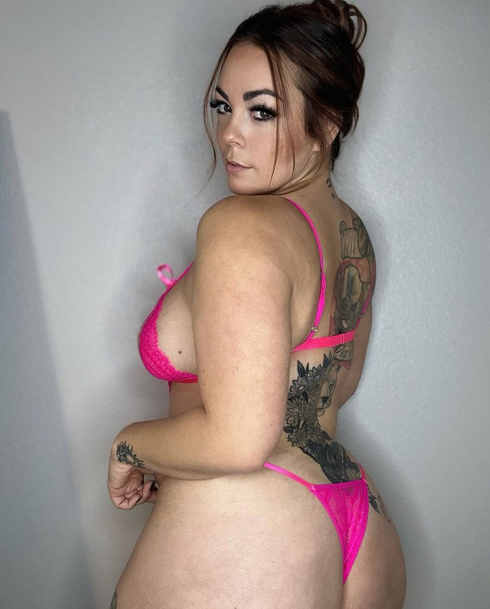 KarineNadinnee tweet media