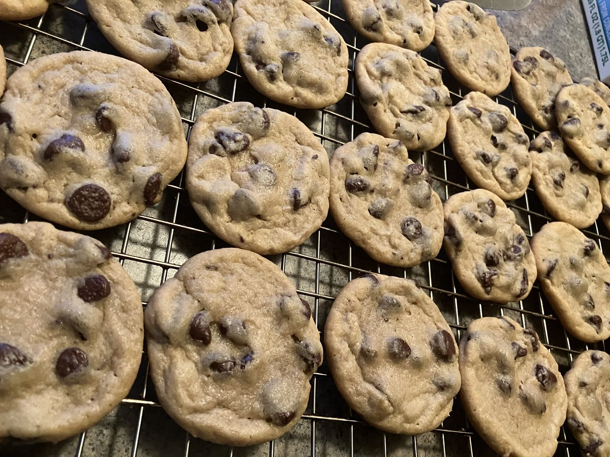 CookieDay_UNH's tweet photo. Happy #CookieDay!
April has “only” 30 days, but five Cookie Days this year. What an awesome month!
Have a great day and a cookie!! 🍪 https://t.co/m023YKXW4y