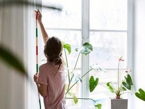 "If the height of drapes is not maximized, it can make a room look shorter than it actually is," explains one designer. tinybfs.com/t/54vnEs