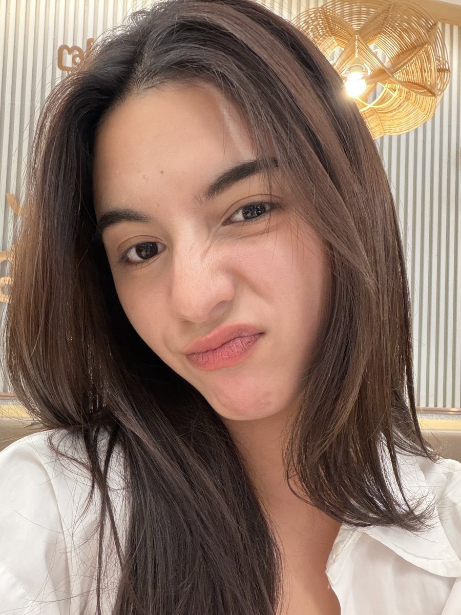 คนที่แอ๊คขนาดนี้ มีเคะสวยเป็นของตัวเองนะคั้พ

#shellybenda