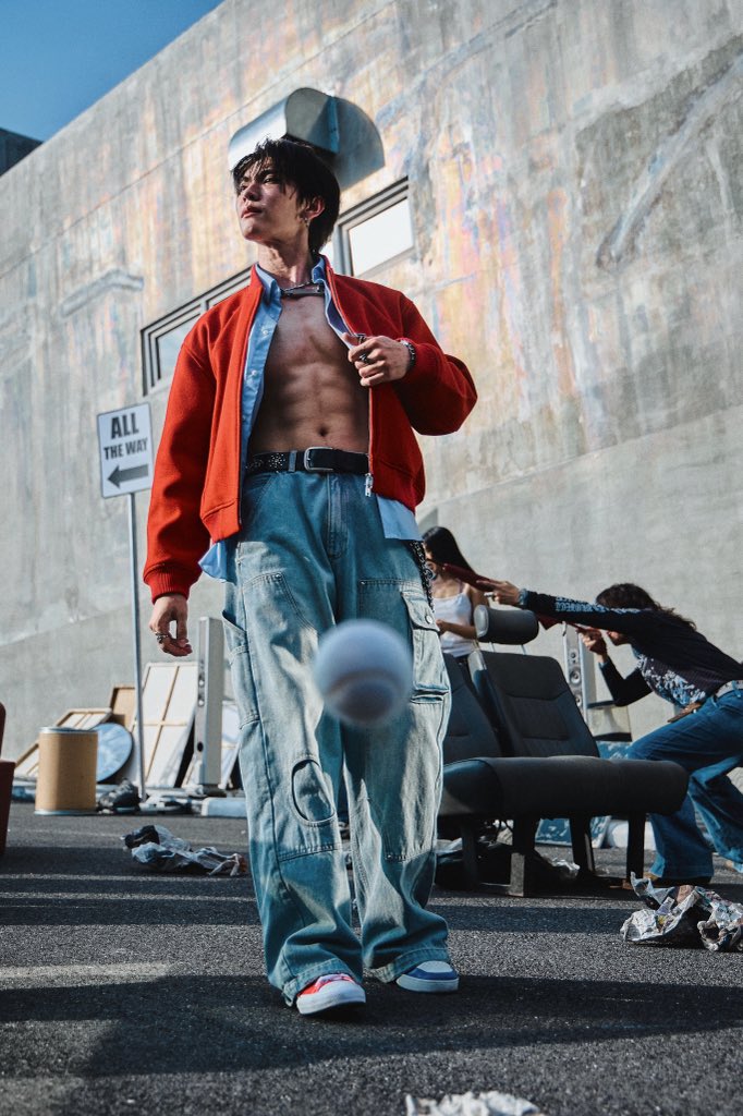 BOSS.CKM tweet media