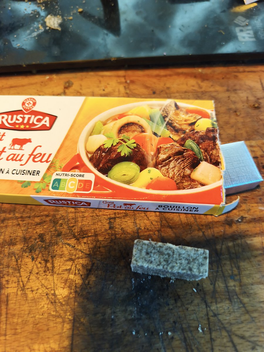 DovhaTips tweet media