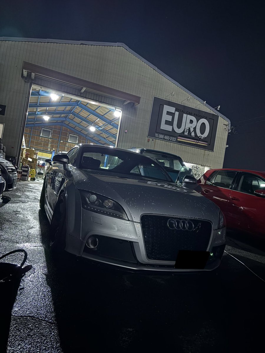 EUROStageTsune's tweet photo. サーキットでコソ練帰りのお客様がご来店です😤
誘われてません。
けど、楽しく無事に終えたようなので良かった💪
今週末のETCCもしっかり一緒に楽しみましょうね!!
#EUROStage #VW #Audi #岡山県 #倉敷市 #ETCC #岡山国際サーキット https://t.co/jP0Qztu9PD