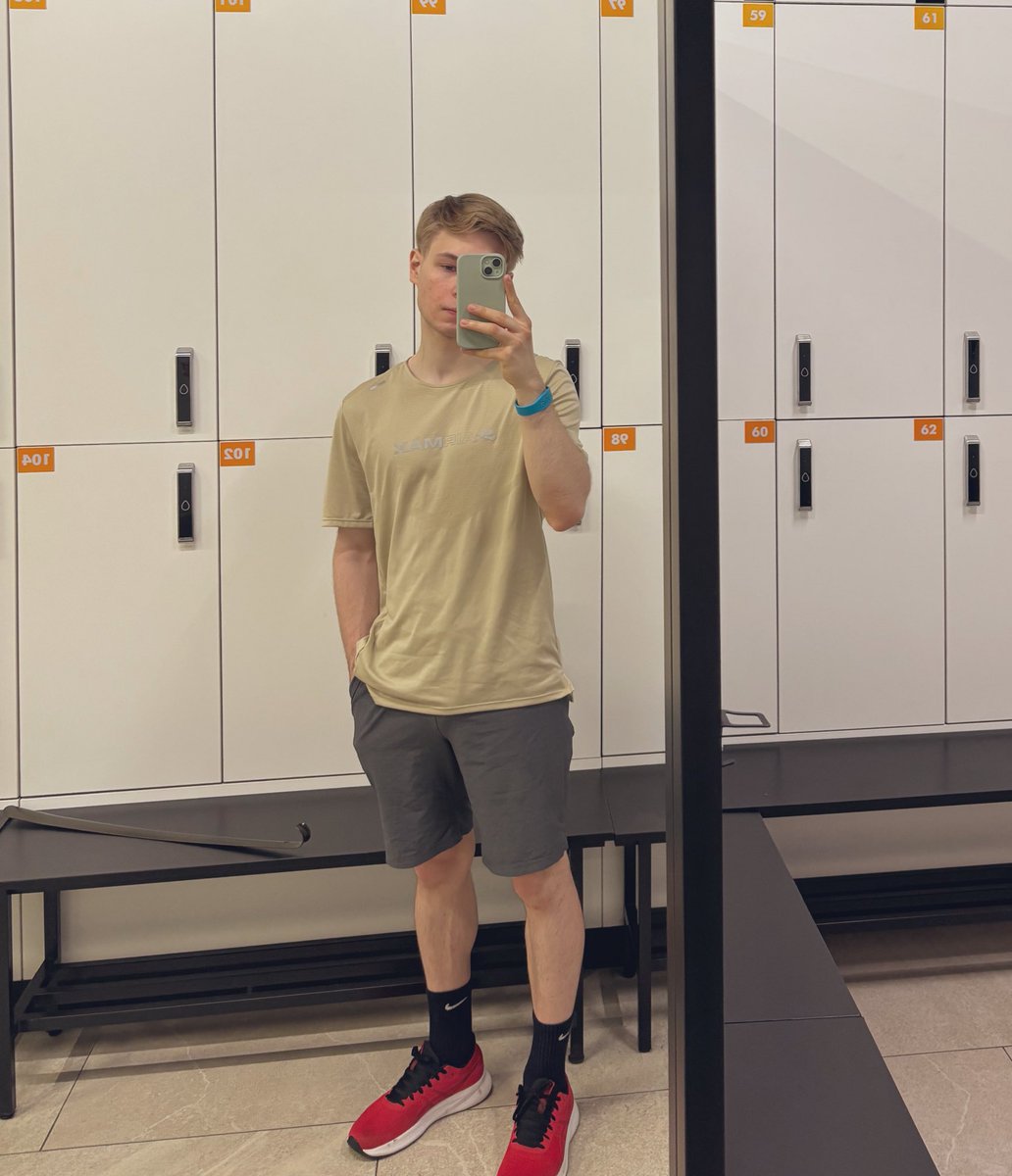 MikhailKa tweet media