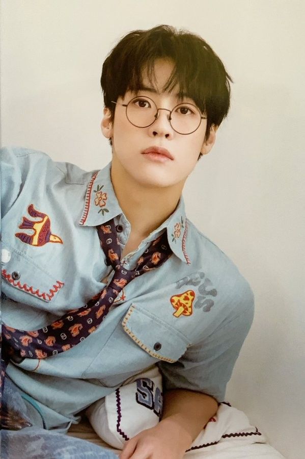 헬노우 tweet media